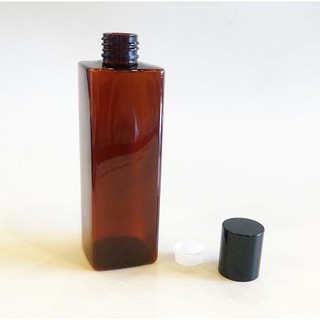 Aroma&amp;More  ขวด PET สี่เหลี่ยม ขนาดบรรจุ 240 ml ฝาเกลียวอลูมิเนียมสีดำเงาพร้อมจุกพลาสติกด้านใน แพคละ 3 ขวด