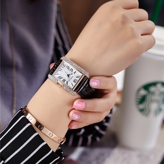 ภาพหน้าปกสินค้านาฬิกา คาเทียร์ Cartier หน้าปัดล้อมเพชร นาฬิกาควอตซ์ สายหนัง สำหรับผู้หญิง นาฬิกาผู้หญิง ที่เกี่ยวข้อง