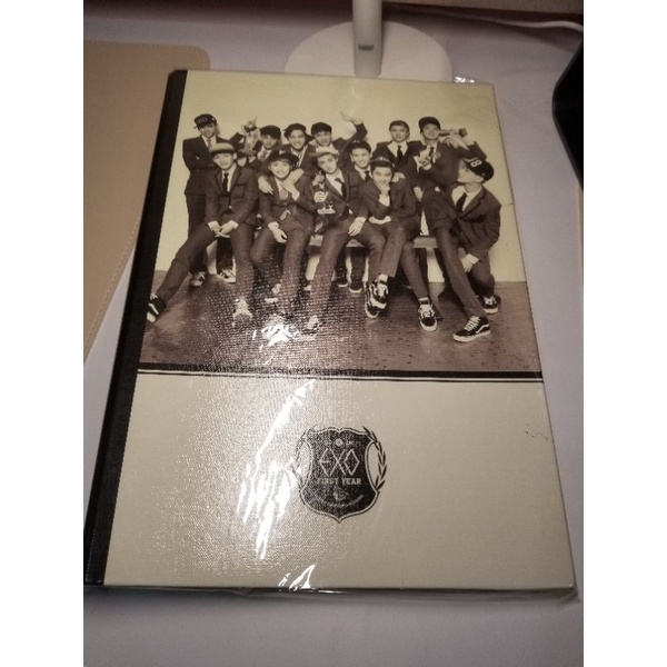 แฟ้ม-exo-first-year-ปกแข็ง-จาก-smtown-pop-up-store