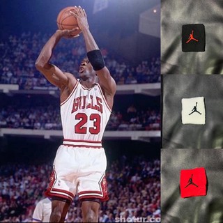 ภาพหน้าปกสินค้าปลอกแขน ซับเหงื่อ Air jordan , NBA Player , NiKE ที่เกี่ยวข้อง