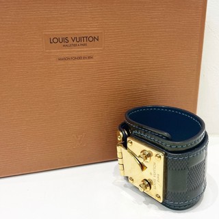 Pre-owened Louis Vuitton Damier Verni Serure นำเข้าจากญี่ปุ่น