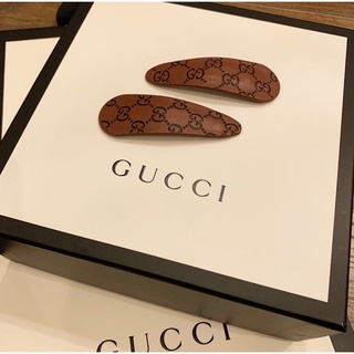 กิ๊บติดผมแบรนด์ GUCCI งานมิลเลอร์ หนังปั้มลายสวย เลอค่ามากค่ะ