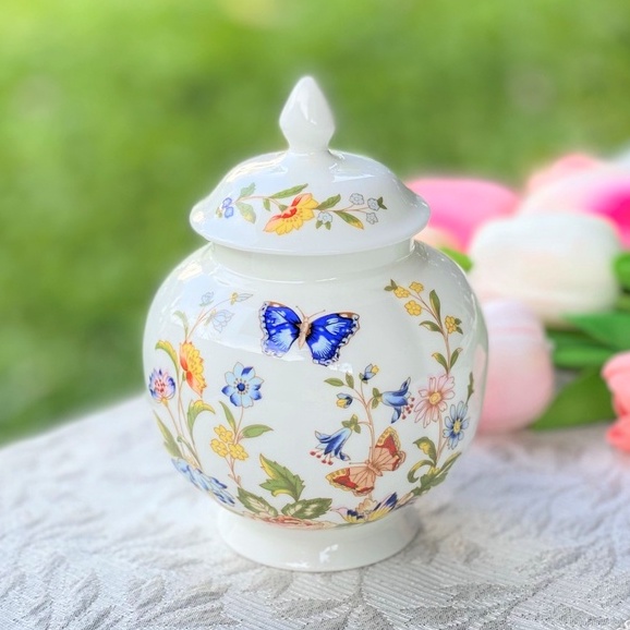 กระปุก Aynsley "Cottage Garden" Pattern Lidded Ginger Jar Bone China