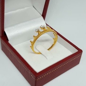 แหวนทองแท้มงกุฎฝังเพชรแท้สวยๆ