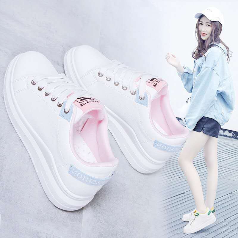ภาพหน้าปกสินค้ารองเท้าผ้าใบเสริมส้น แบบผูกเชือก รองเท้าผ้าใบแฟชั่น TP114 จากร้าน korea_style01 บน Shopee