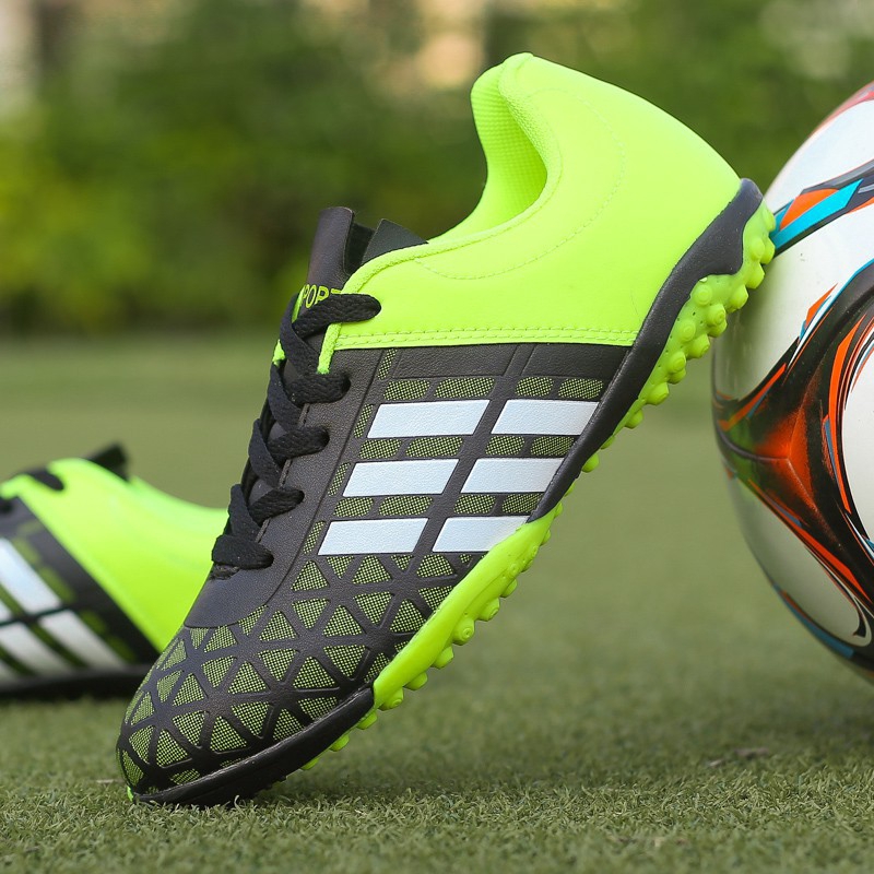 ภาพหน้าปกสินค้าผู้ใหญ่ / เด็ก ร้อยเล็บ รองเท้าฟุตซอล - สนามหญ้า / ห้อง หญ้าเล็บ Soccer Football Boots จากร้าน j9wa2i5rh_ บน Shopee