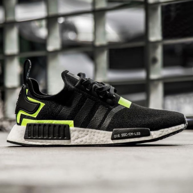 Adidas NMD R1 (BD7751) ของแท้100% | Shopee Thailand