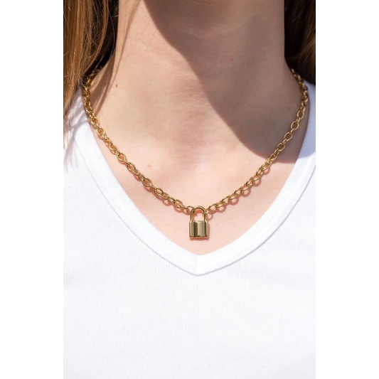 brandy-melville-gold-lock-chain-necklace