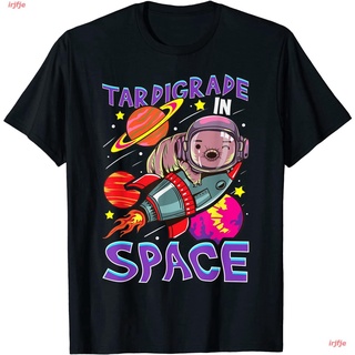 irjfje New Tardigrade Astronaut In Space T-Shirt ดพิมพ์ลาย เสื้อยืดผ้าฝ้าย คอกลม cotton แฟชั่น เสื้อคู่ชายหญิง