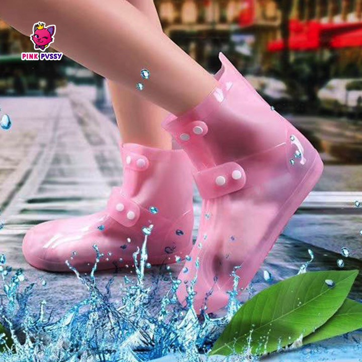 ภาพหน้าปกสินค้าPINK PVSSY รองเท้ากันฝน กันน้ำ (5 สี) จากร้าน pinkpvssy บน Shopee