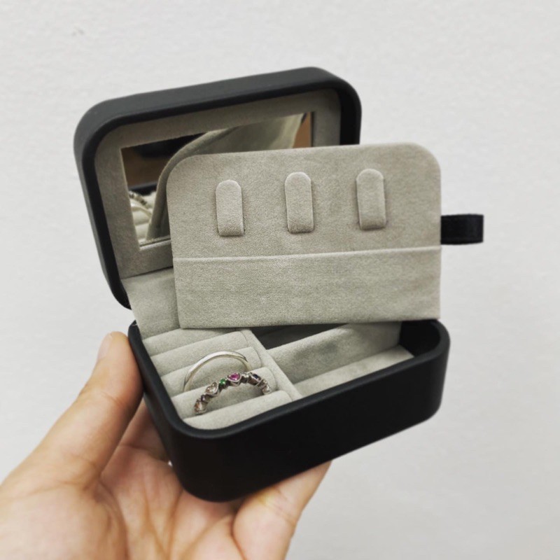 super-cool-mini-travel-jewelry-box