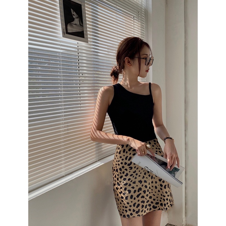 ภาพหน้าปกสินค้าLeopard mini skirt   กระโปรงลายเสือ สั้น สไตล์ฝรั่ง _Gioia.991 ( gii321 ) จากร้าน gioia.991 บน Shopee