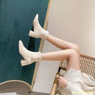 ภาพขนาดย่อของสินค้าจัดส่งรวดเร็ว  รองเท้าบูทหุ้มข้อสีขาว รองเท้าบูทมาร์ตินส้นเหลี่ยมรุ่นใหม่