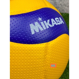 ภาพขนาดย่อของภาพหน้าปกสินค้าลูกวอลเลย์ ลูกวอลเลย์บอล วอลเลย์บอลฝึกตบ วอลเลย์บอลแขวนตบ Mikasa รุ่น V300W-ATTR จากร้าน double_k_sport บน Shopee ภาพที่ 3