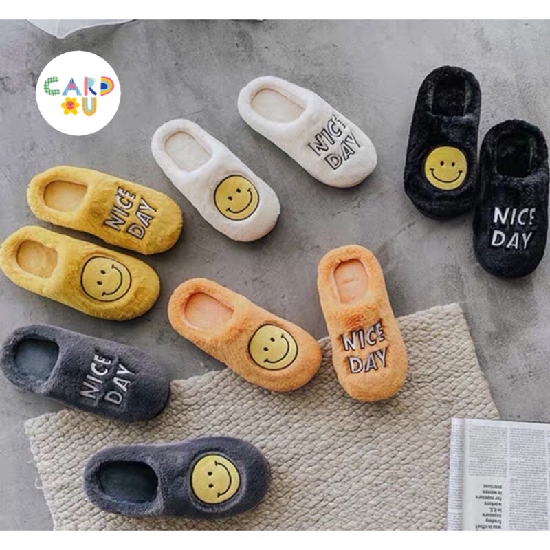 ภาพหน้าปกสินค้ารองเท้าสำหรับใส่ในบ้าน Smiley