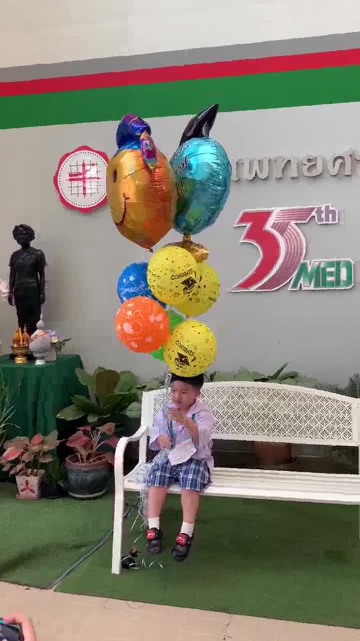 ลูกโป่งยิ้มรับปริญญา-congratulation-balloons