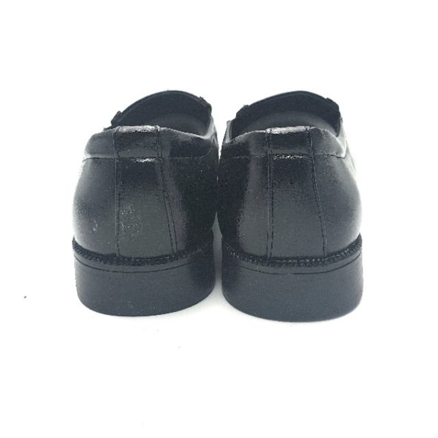 ภาพสินค้าDesign รองเท้าหนังชาย แบบสวม สีดำ BZ024 39-45 จากร้าน bbrandname บน Shopee ภาพที่ 5