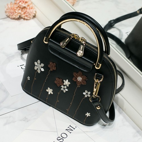 axixi-กระเป๋าแฟชั่นผู้หญิง-รุ่น-floral-golden-curve-black