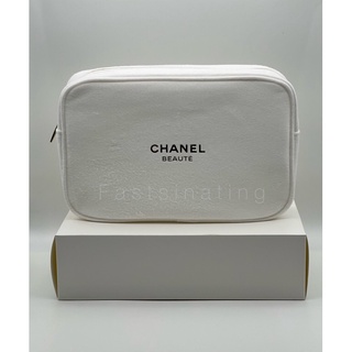 Chanel Cosmetic Bag สีขาว ขนาด 9.5x6x2 นิ้ว ผ้าขาว-โลโก้สีทอง