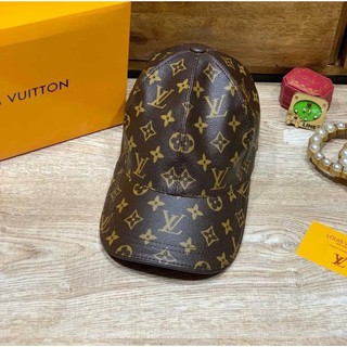 ภาพหน้าปกสินค้าLouis Vuitton Leather Cap หมวกหลุยส์ วิทตอง ที่เกี่ยวข้อง