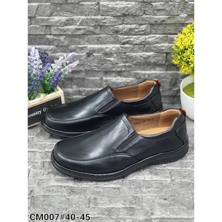 ภาพขนาดย่อของภาพหน้าปกสินค้ารองเท้าลำลองผู้ชายCM007มี3สีไซส์40-45 จากร้าน berryshoes บน Shopee