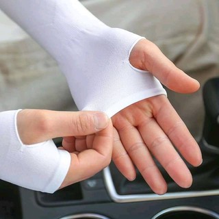 ปลอกแขนกันแดดกัน UV99% UPF 50+ (UVA,UVB) สีขาวสวมนิ้ว