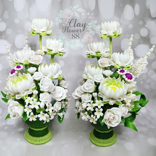 ชุดคู่ แจกันดอกบัว ประดิษฐ์ ดอกไม้ไหว้ บูชาพระ ดอกไม้ปลอม ดอกไม้ดินปั้นทำจาก ดินไทย จัดชุดในพานใบตอง (สูง 13.5 นิ้ว)