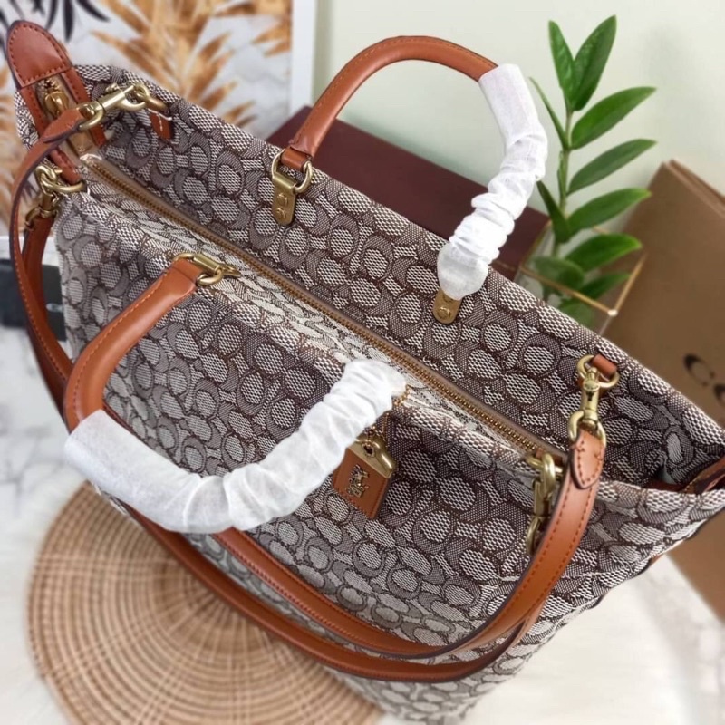 gt-gt-coach-rogue-tote-in-signature-textile-jacquard