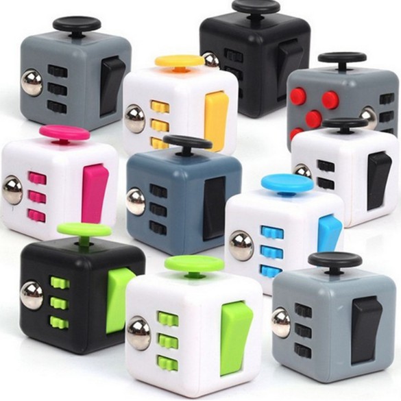 ของเล่น-fidget-cube-ลูกเต๋าแก้เหงามือ-ของเล่นคลายเคลียด-พร้อมส่ง-คละลาย