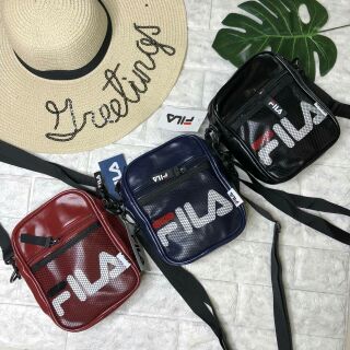 มาแล้วววค้าาา  FiLA
กระเป๋าสะพายข้าง สุดเท่ห์ๆ ของมันต้องมีนะคะ
ขนาด 8