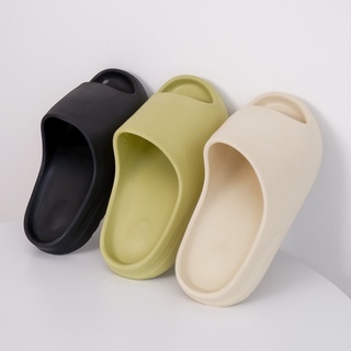 ภาพหน้าปกสินค้า(กรอกโค้ด DANMU11) 🔥พร้อมส่ง1-2วันถึง🔥 gummy shoes รองเท้าแตะ รองเท้านิ่มเหมือนเหยียบขี้ รองเท้าแตะลำลอง ที่เกี่ยวข้อง