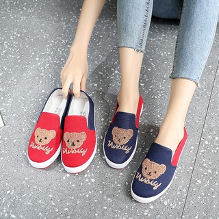 ภาพหน้าปกสินค้ารองเท้าการ์ตูนหมี  รองเท้าแฟชั่นผู้หญิง รองเท้าส้นแบน HK036 ที่เกี่ยวข้อง