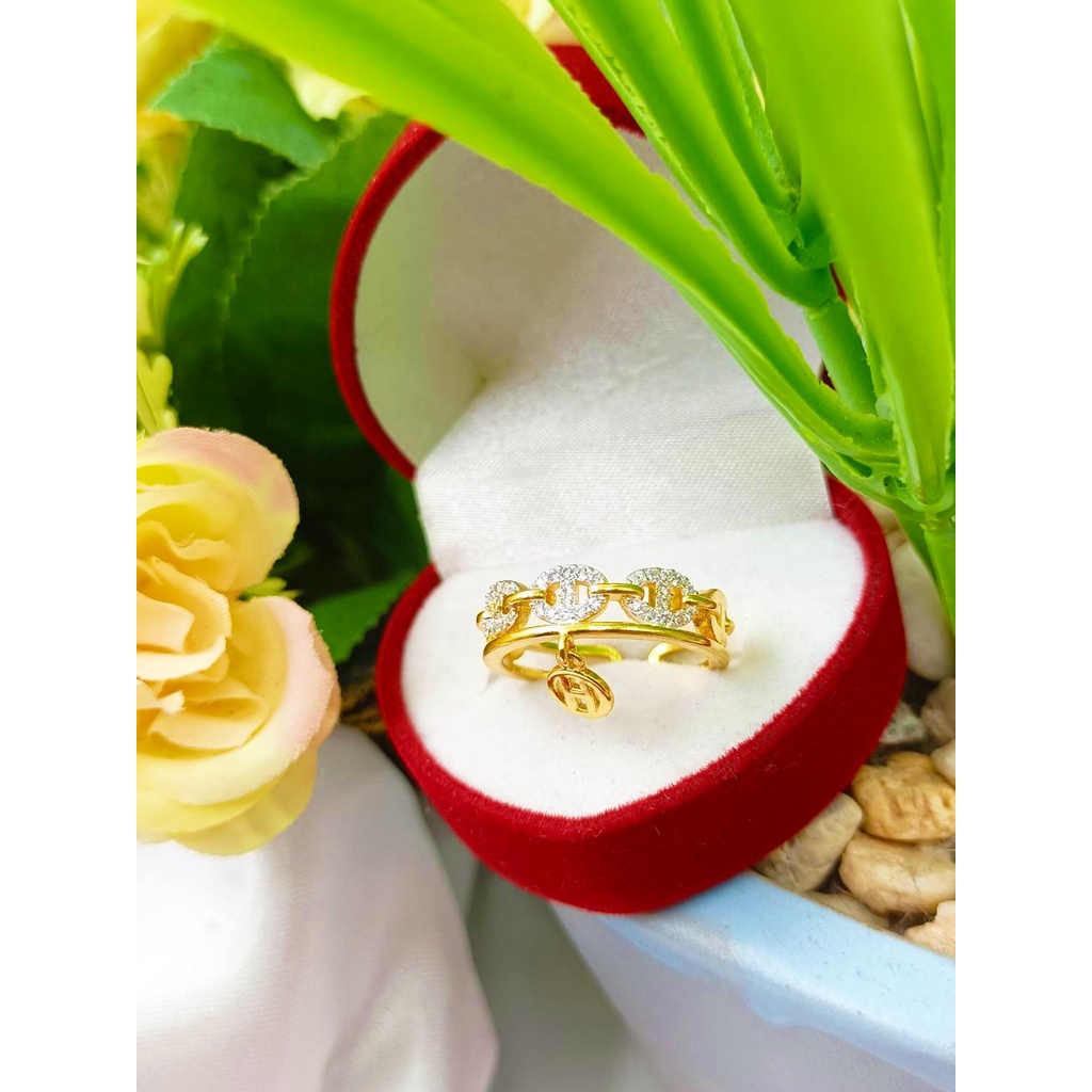 ภาพหน้าปกสินค้าW11 - แหวนแฟชั่น*** แหวนฟรีไซส์** แหวนทอง แหวนใบมะกอกหน้าขาว แหวนทองชุบ แหวนทองสวย จากร้าน jewelryshop365 บน Shopee