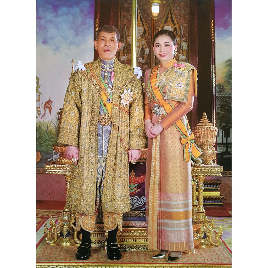 โปสเตอร์-รูปถ่าย-ในหลวง-ราชินี-รัชกาลที่-10-king-vajiralongkorn-queen-suthida-thailand-poster-15-x21-thai-photo-siam