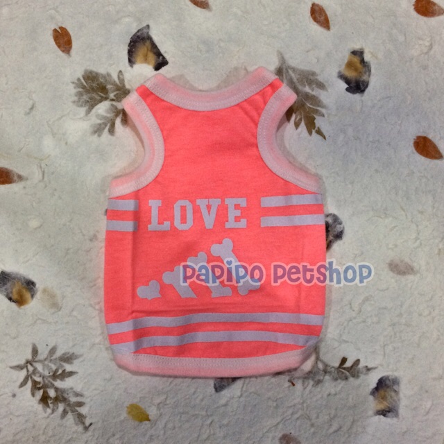 ภาพหน้าปกสินค้าเสื้อผ้าสุนัข ไซส์9 แบบเสื้อกล้าม จากร้าน papipo_petshop บน Shopee