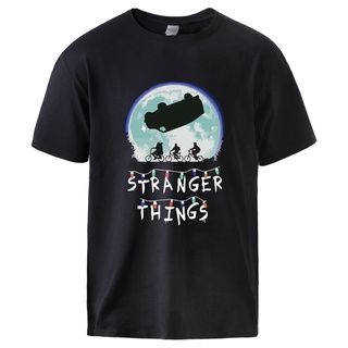 เสื้อยืดสีดำอินเทรนด์เสื้อยืดแขนสั้นลําลอง ผ้าฝ้าย พิมพ์ลาย Stranger Things แฟชั่นฤดูร้อน และฤดูใบไม้ผลิ สําหรับผู้ชาย 2