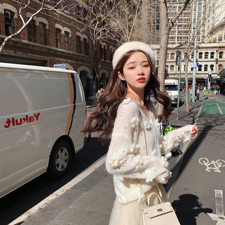 เสื้อไหมพรมสุทธิสีแดงขนาดเล็กสดสีขาวเสื้อสเวตเตอร์ถักดอกไม้กลวงถักเสื้อกันหนาวดอกไม้สีเหลืองขนาดเล็กเสื้อสเวตเตอร์ถักหญิ