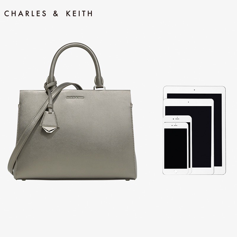 charles-and-keith-handbag-มือสองของแท้-แม่ค้าใช้เอง-ซื้อจากshopเลยค่ะ