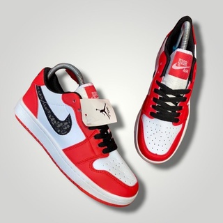 [B1427 ] รองเท้าผ้าใบ งานหนัง  มีsize 38-45 สินค้าใหม่💯%