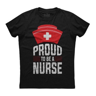[S-5XL] เสื้อยืดแขนสั้น พิมพ์ลาย Proud To Be A Nurse สีดํา สําหรับผู้ชาย 154067