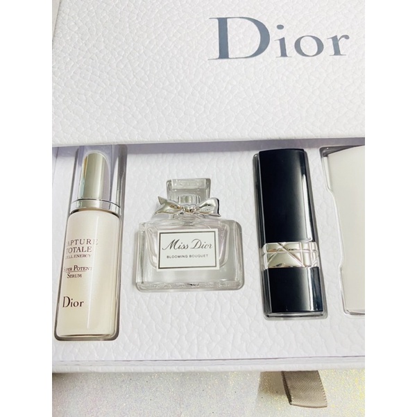 beauty-siam-แท้ทั้งร้าน-เซ็ตของขวัญพรีเมียม-dior-3-ชิ้น-น้ำหอม-ลิปสติก-เซรั่ม-พร้อมกล่องและการ์ด