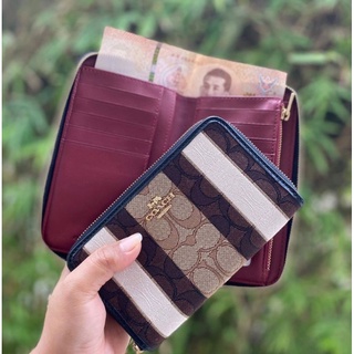 💚แท้💯 พร้อมส่ง💚Coach C8419 Medium Id Zip Wallet In Signature Jacquard With Stripes