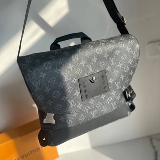 กระเป๋าLouis Vuitton voyager messenger man bag งานสวยมากๆพร้อมส่ง