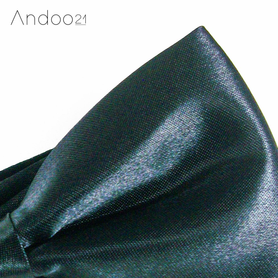 ภาพหน้าปกสินค้าJames Bond Tuxedo - หูกระต่าย สีดำ ทักสิโด เนื้อผ้ามัน เรียบ (BT003-1) จากร้าน andoo21 บน Shopee
