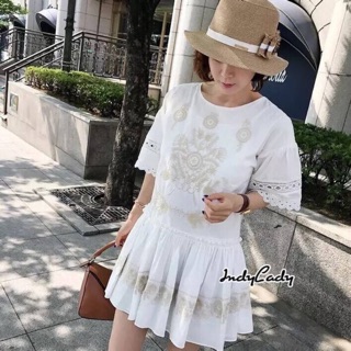 MiNi Dress สไตล์เกาหลี แพทเทิร์นน่ารัก เนื้อผ้าคอตตอน แขนสั้น แต่งฉลุ งานปักลาย สีทอง สวยใส่น่ารัก มากๆคะ ห้ามพลาดนะคะ