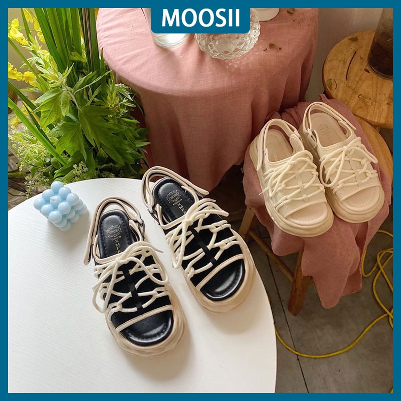 ภาพหน้าปกสินค้าMoosii รองเท้าแตะผู้หญิง อินเทรนด์ ด้านล่างนุ่มระบายอากาศ เทรนด์ใหม่ พื้นรองเท้าหนา สองสี ไซซ์ 35-40 MS0609 จากร้าน moosii.th บน Shopee