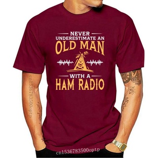 [S-5XL] ใหม่ เสื้อยืดคอกลม ผ้าฝ้าย 100% พิมพ์ลาย Never Underestimate An Old Man With A Ham Radio สไตล์พังก์ สตรีท คลาสสิ