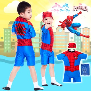ชุดว่ายน้ำเด็กผู้ชาย Spiderman บอดี้สูทเสื้อแขนสั้นกางเกงขาสั้น มาพร้อมหมวกว่ายน้ำและถุงผ้า ลิขสิทธิ์แท้