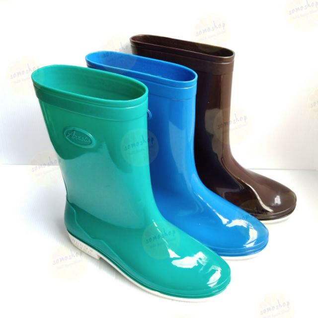 ภาพหน้าปกสินค้ารองเท้าบู๊ตกันน้ำ รุ่นใหม่พื้นขาวหนากว่าเดิมArrow Star น้ำหนักเบา กันน้ำ ลุยฝน พื้นขาว นิ่มมาก