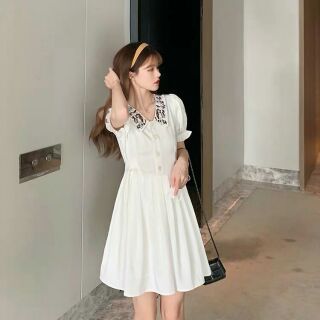 White milan dress
มินิเดรสกระดุมหน้าคอปกแต่งปักลายน่ารักสดใส